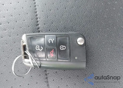 2021 Volkswagen Tiguan 2.0T Se/2.0T Se R-Line Black/2.0T Sel z USA, uszkodzony, nr VIN 3VV3B7AX4MM106838